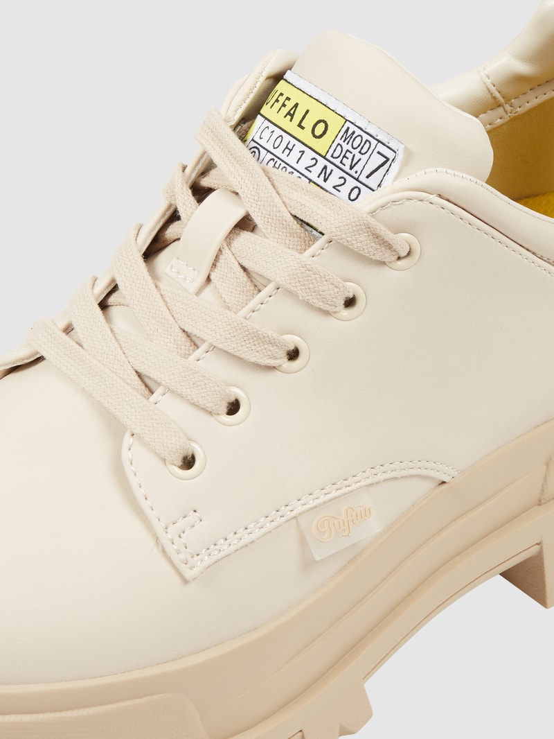 Schnürschuhe in Leder-Optik Modell 'Aspha' in beige