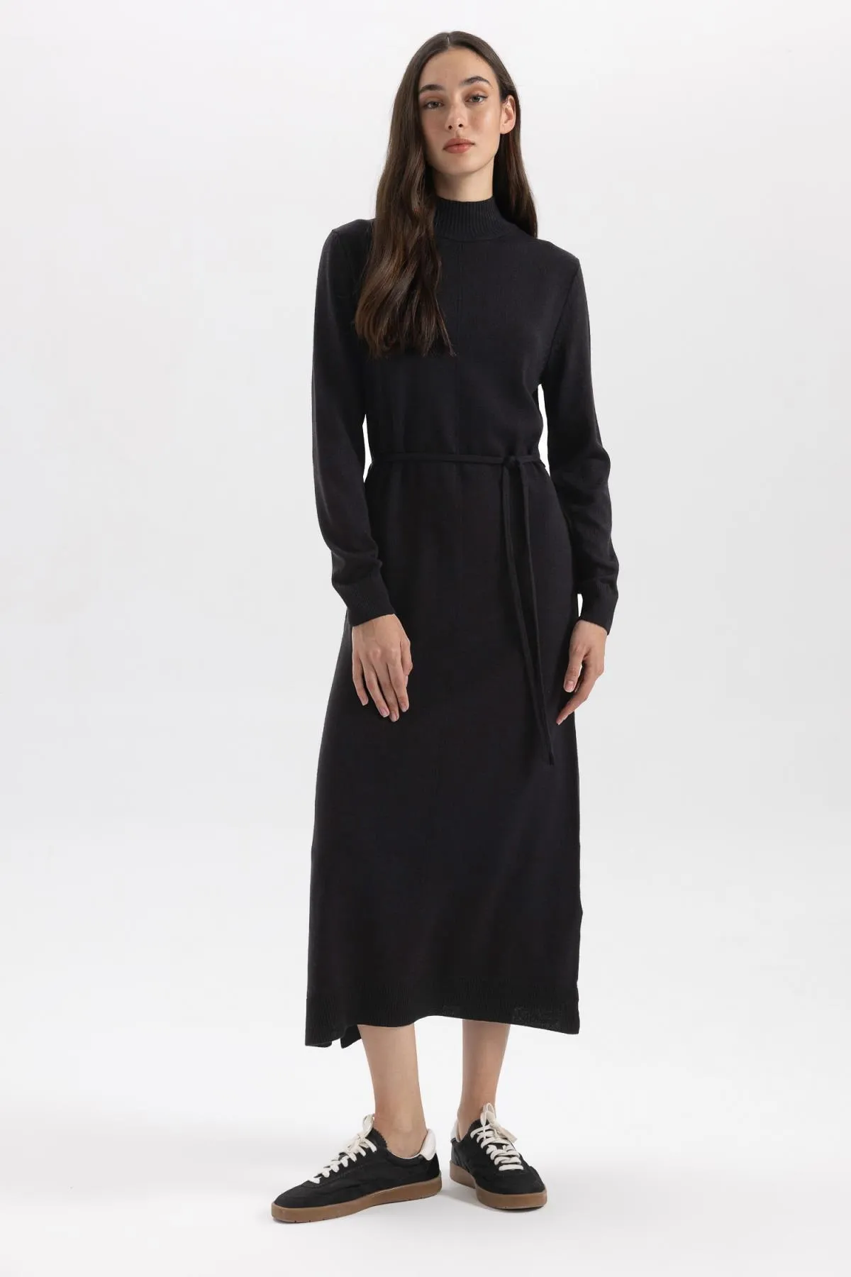 DeFacto  Maxi-Strickkleid mit halbem Rollkragen und langen Ärmeln A9807ax23wn