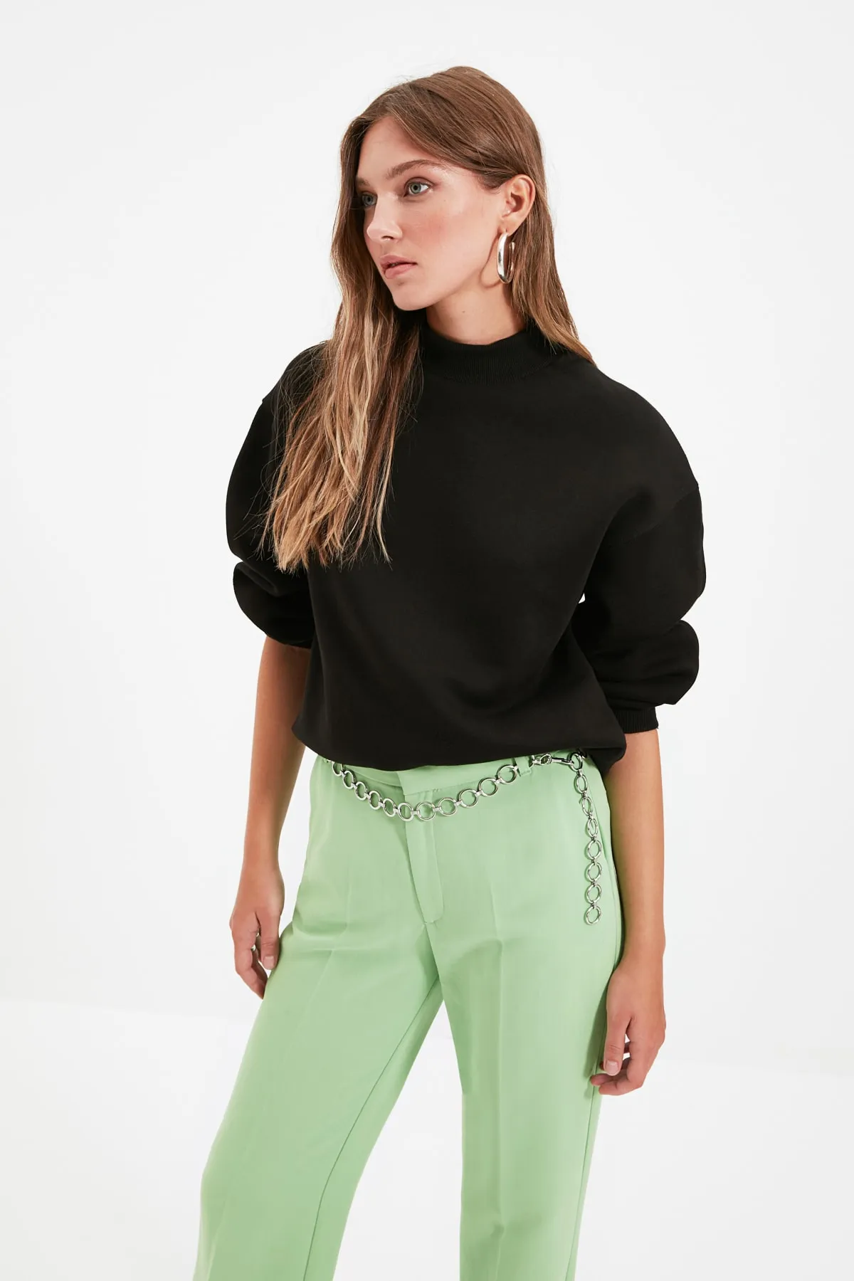Trendyol Collection  Schwarzer Stehkragen, dicke Fleece-Innenseite, entspannte/bequeme Passform, lockeres Strick-Sweatshirt