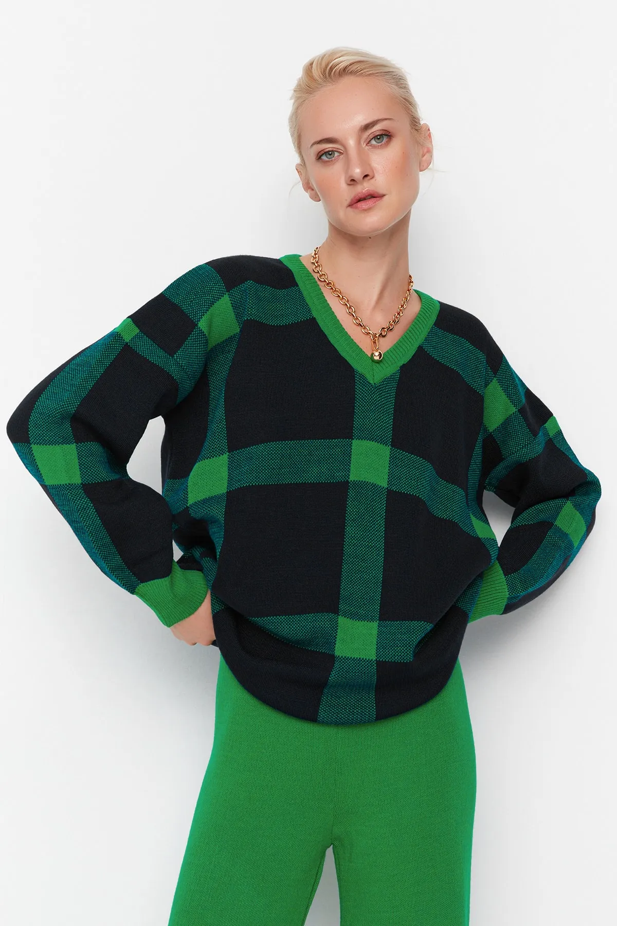 Trendyol Collection  Grünes Jacquard-Strickoberteil- und -unterteil-Set TWOAW23AU00025
