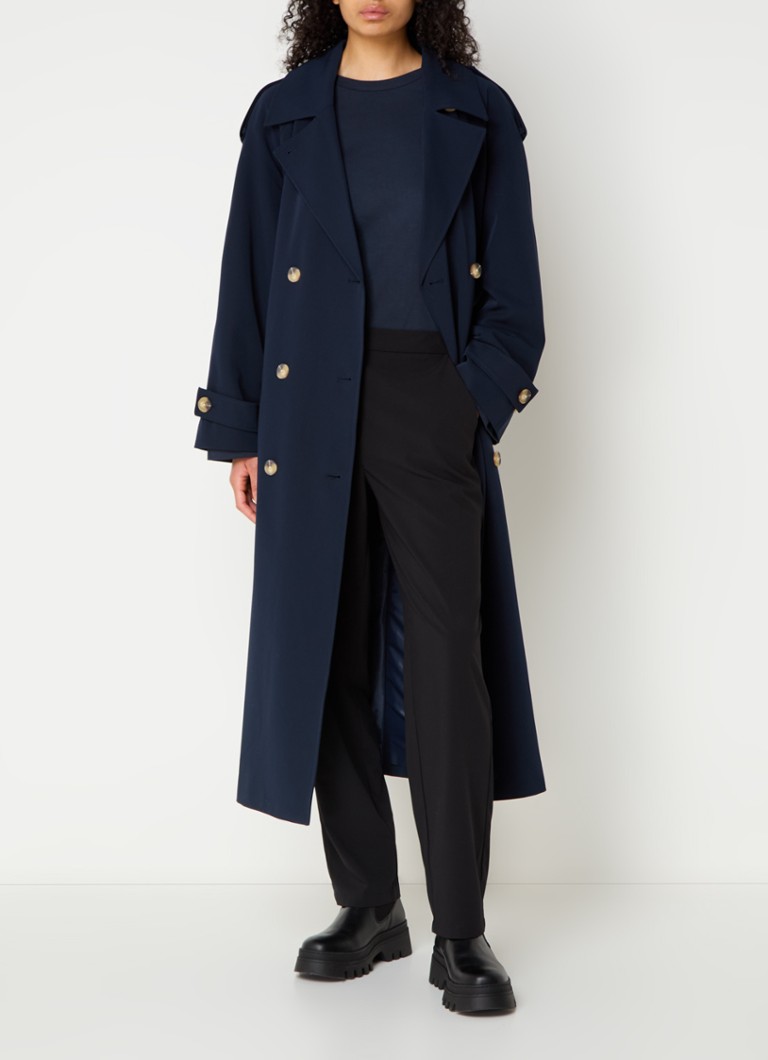 Gabardina Modström EvieMD con bolsillos laterales y cinturón.