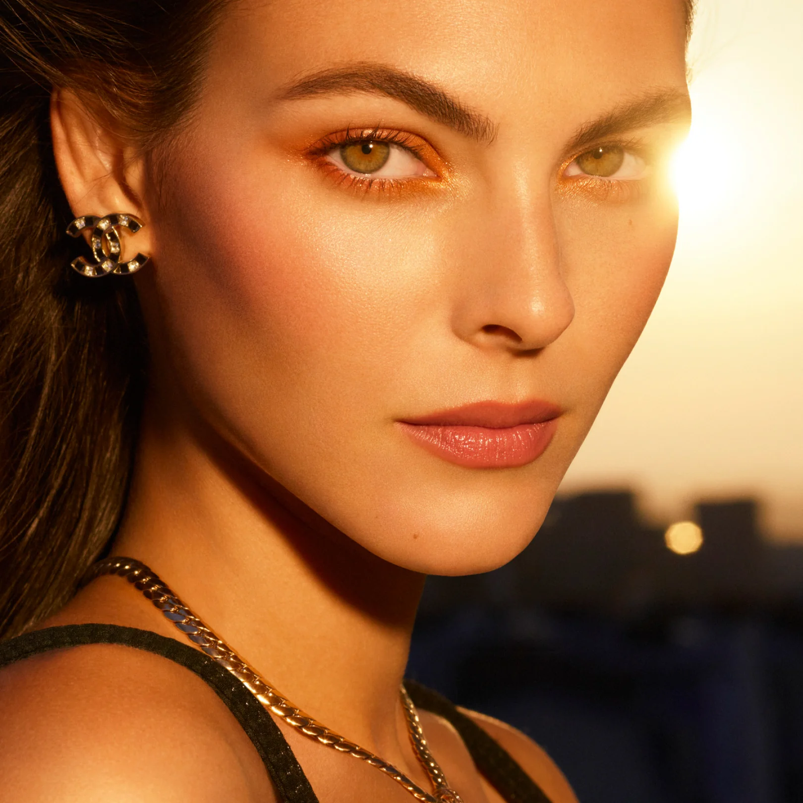 LES BEIGES PALETTE REGARD - PALETA DE OJOS CON EFECTO RADIANTE Y NATURAL