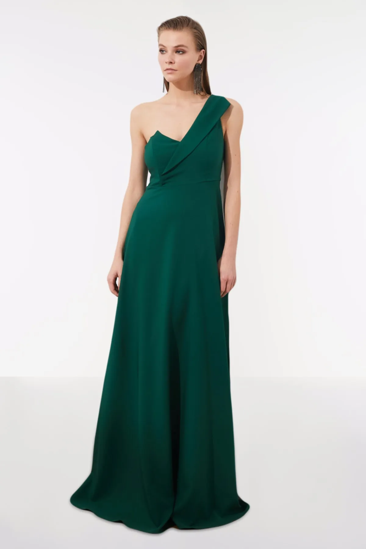 Trendyol Collection  Smaragdgrünes, detailliertes, langes Abendkleid TPRSS22EL00097