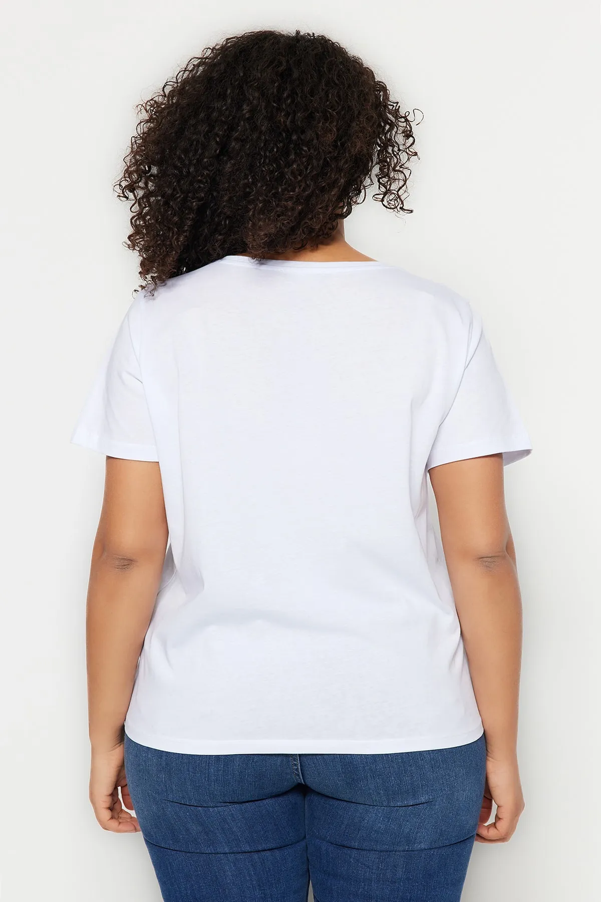 Trendyol Curve  Schwarz-weißes 2er-Pack Basic-Strick-T-Shirts TBSSS22TS0705