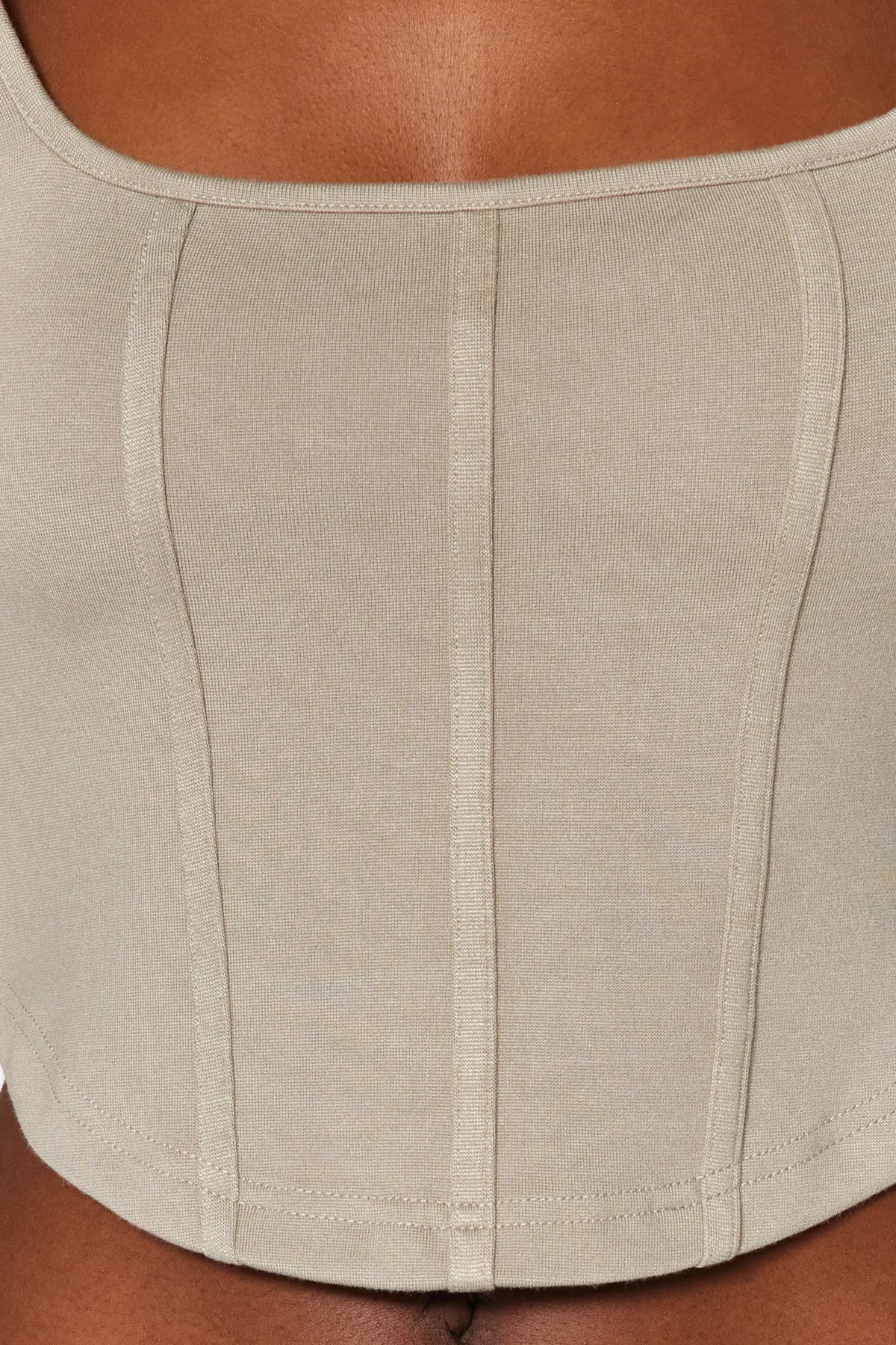 Trendyol Collection  Steinfarbene Paspelierung, detaillierte, eng anliegende Interlock-Strickbluse mit quadratischem Ausschnitt TWOAW23BZ00151