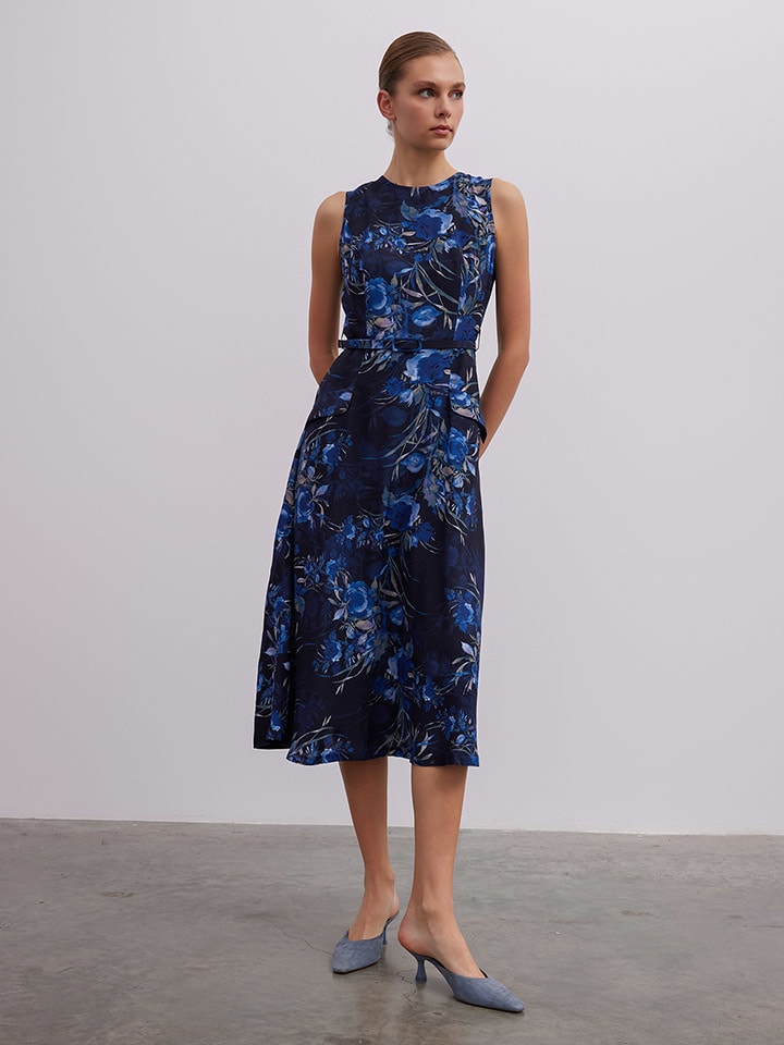 BGN Kleid in Dunkelblau günstig kaufen