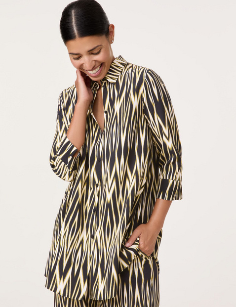 Gemusterte Longbluse aus nachhaltigem Material