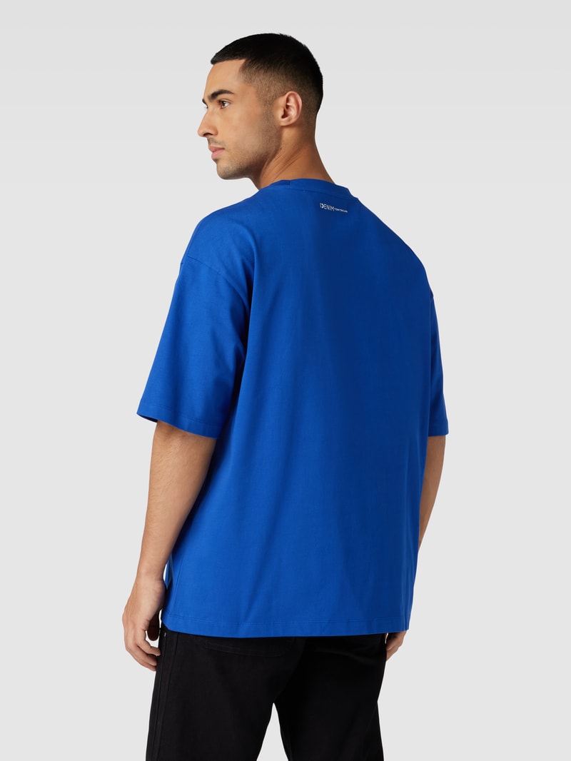 Oversized T-Shirt mit überschnittenen Schultern in royalblau