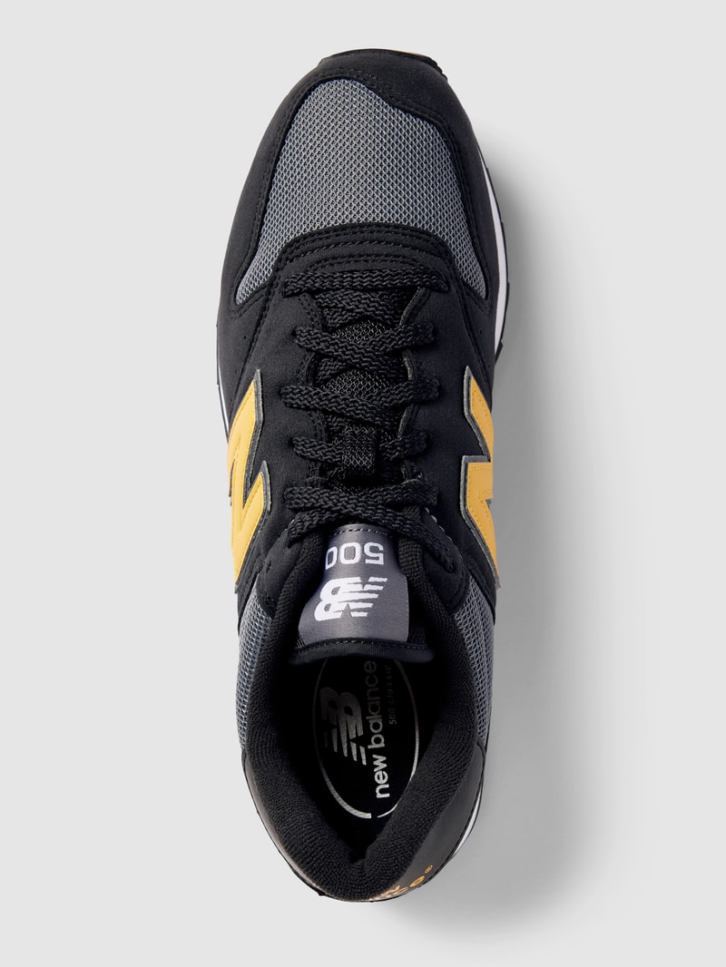Sneaker mit Label-Details in schwarz
