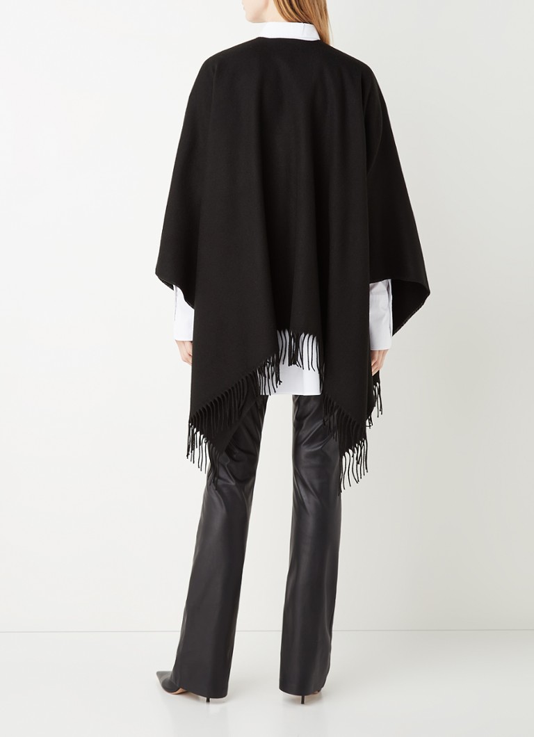 Poncho Fraas tricotat fin cu franjuri
