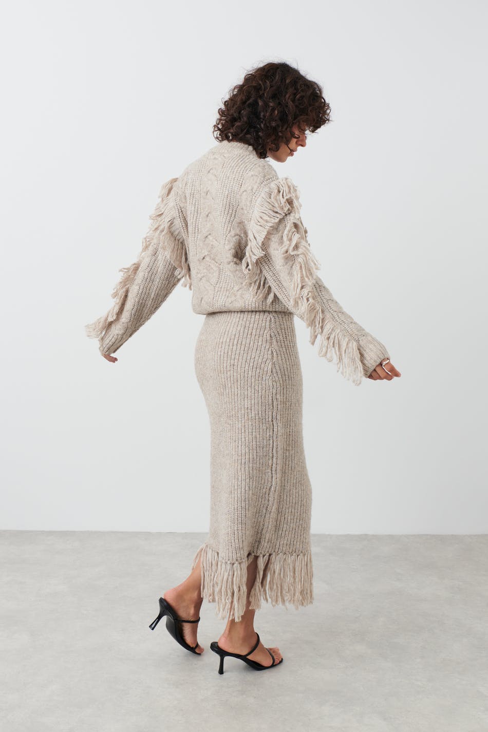 Knitted fringe skirt