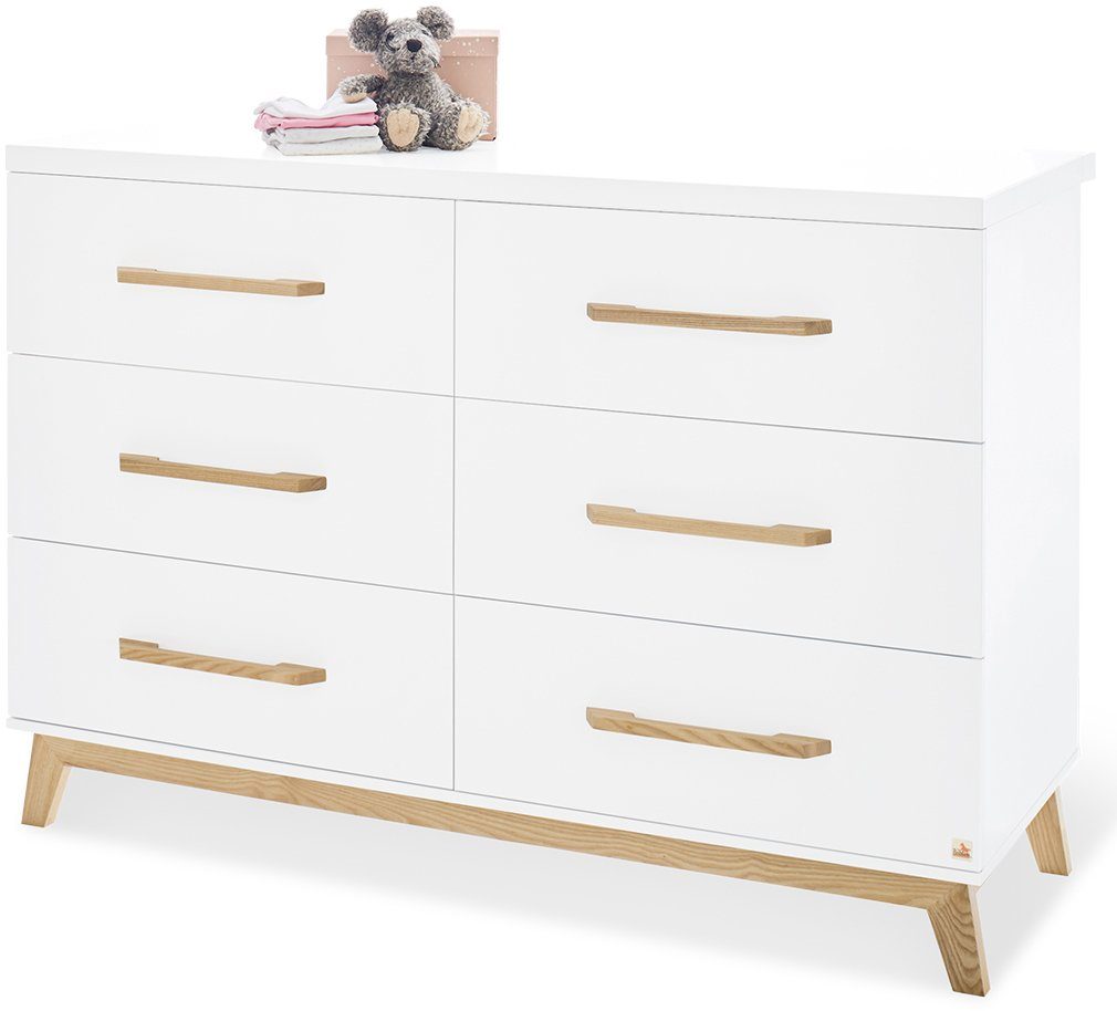 Pinolino® Babyzimmer-Komplettset Hilda & Riva, (Set, 4-St., Hausbett, Wickelkommode, Kleiderschrank, Wandregal), extrabreit; Hausbett, Wickelkommode, 2-trg. Kleiderschrank & Wandregal
