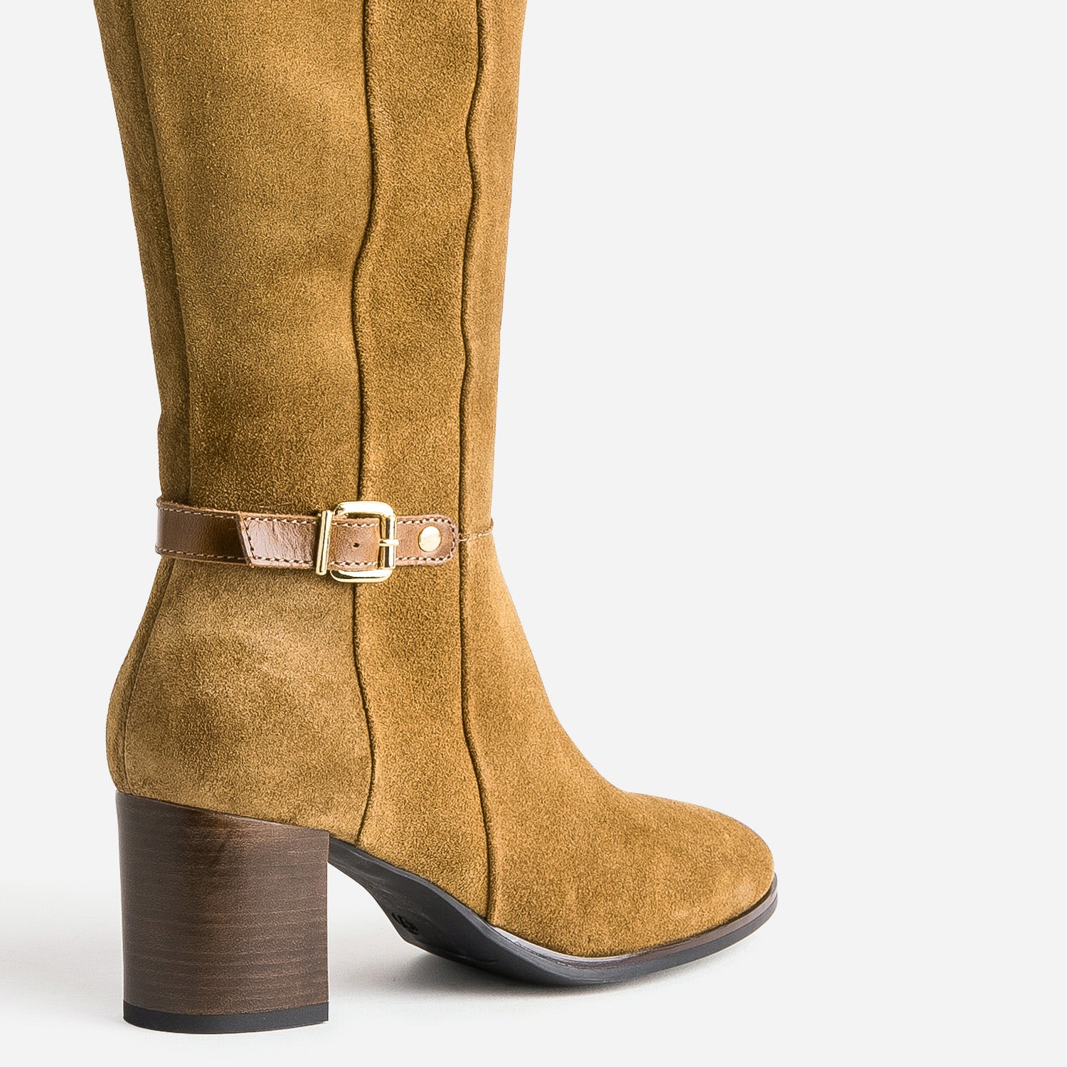 Botte marron clair en cuir velours