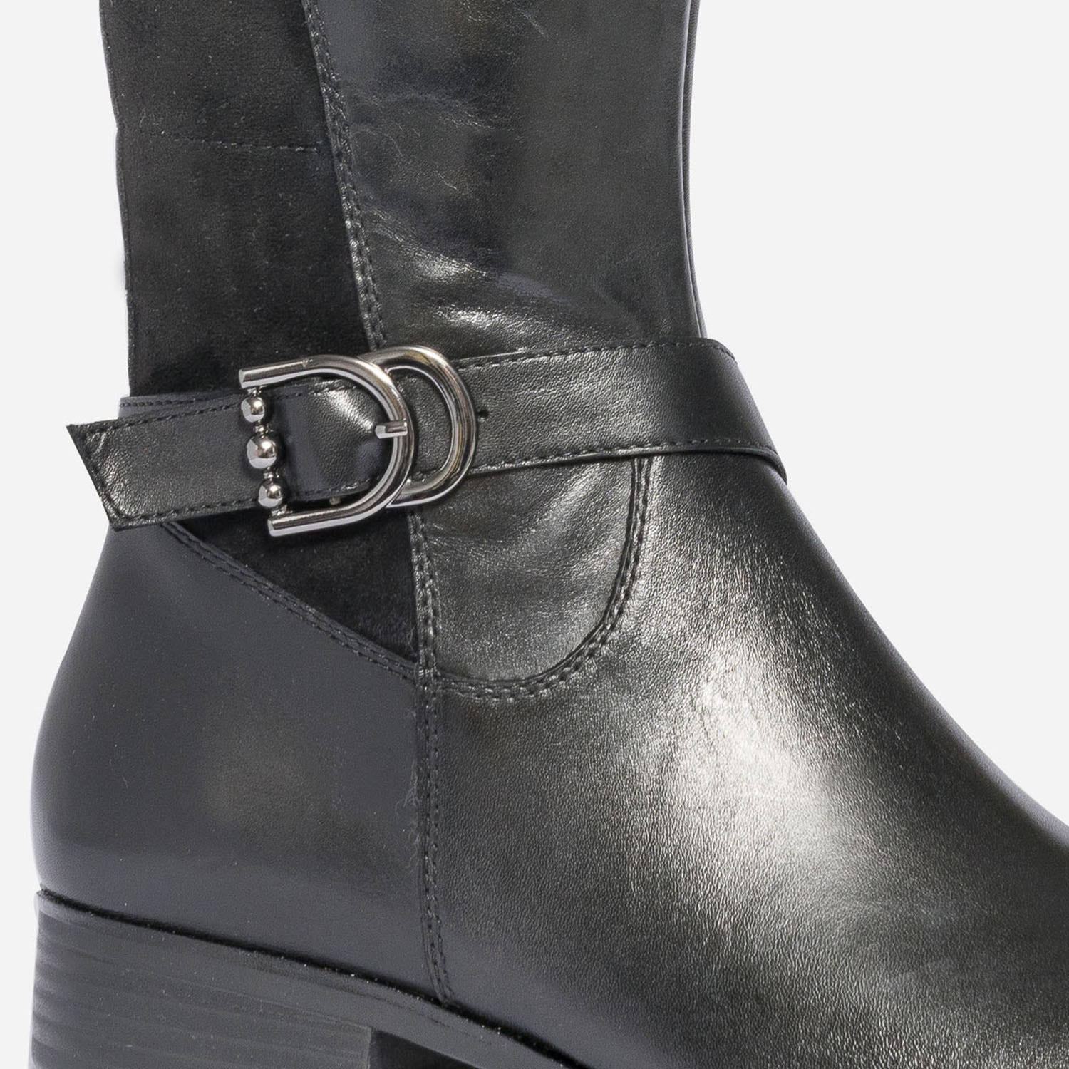 Botte plate CAPRICE noire en cuir