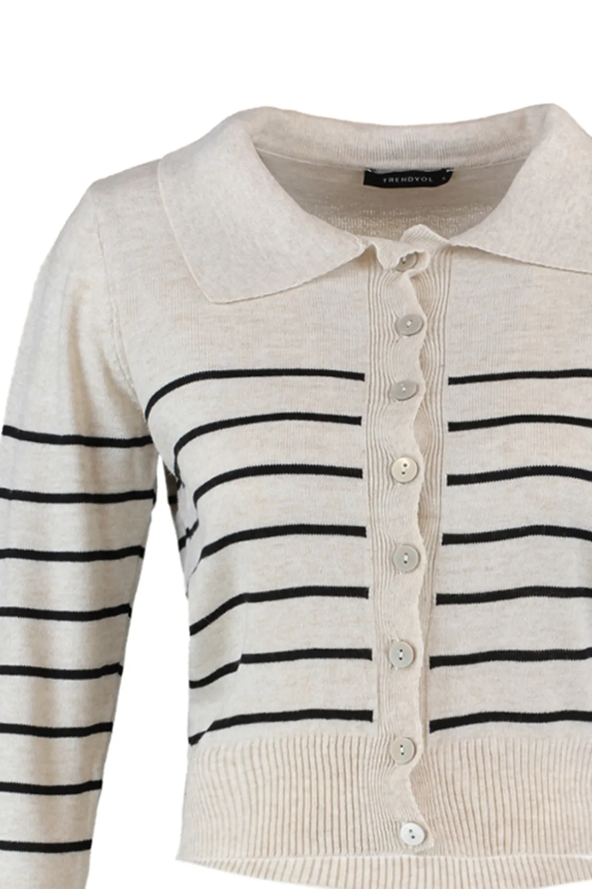 Trendyol Collection  Beigefarbene Strickjacke mit Rollkragen