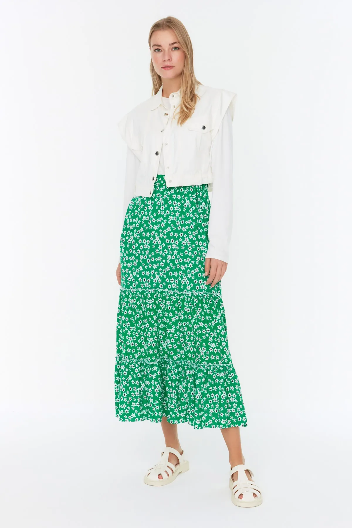 Trendyol Modest  Grüner gewebter Rock mit Blumenmuster TCTSS22EE00000