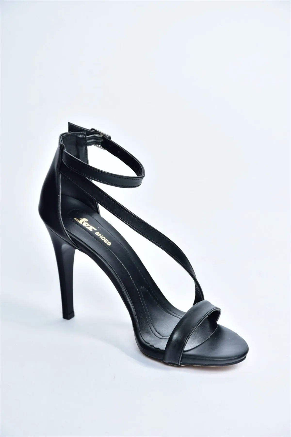 Fox Shoes  Schwarze Damenschuhe mit dünnem Absatz M251005009
