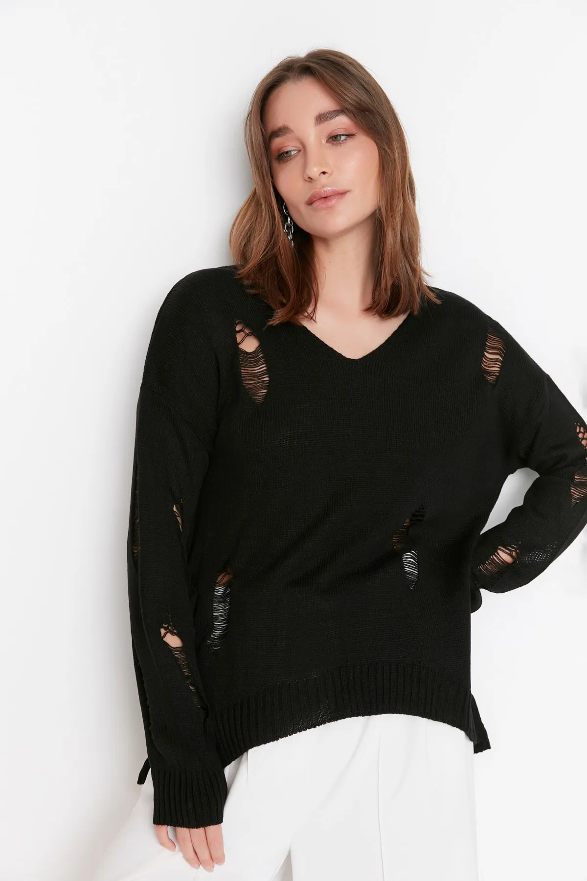 Trendyol Collection  Schwarzer fließender Strickpullover TWOAW20FV0033