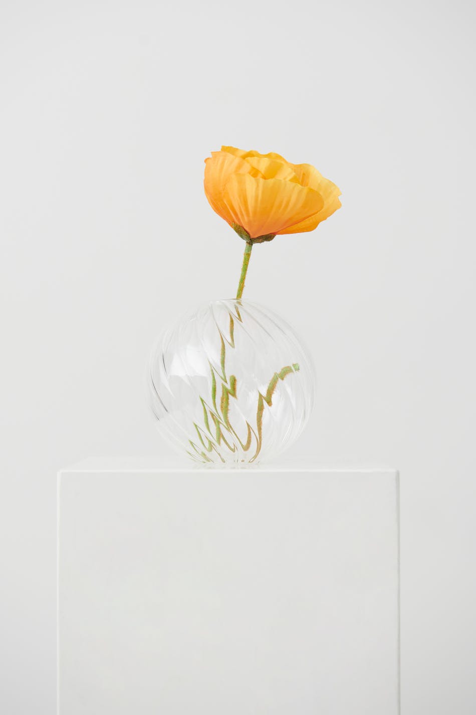 Mini swirl vase