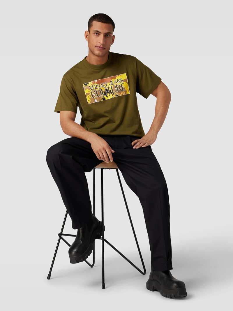 T-Shirt mit Label-Print in olivgrün