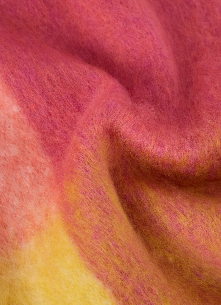 Eșarfă Benetton în carouri cu franjuri, 210 x 70 cm