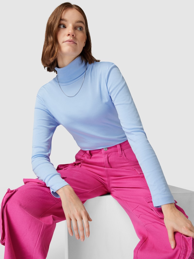 Longsleeve in unifarbenem Design mit Rollkragen in hellblau