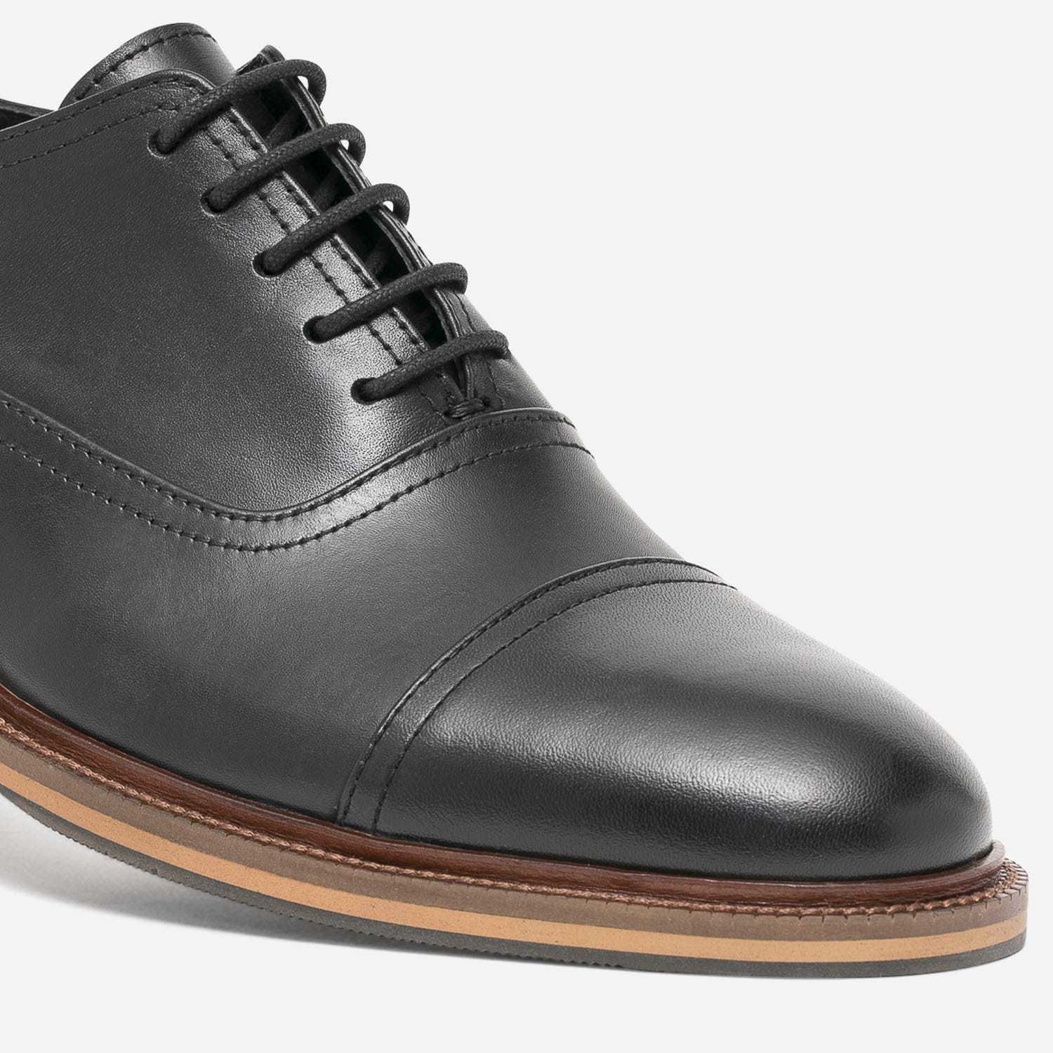Richelieu noir éco-conçu en cuir