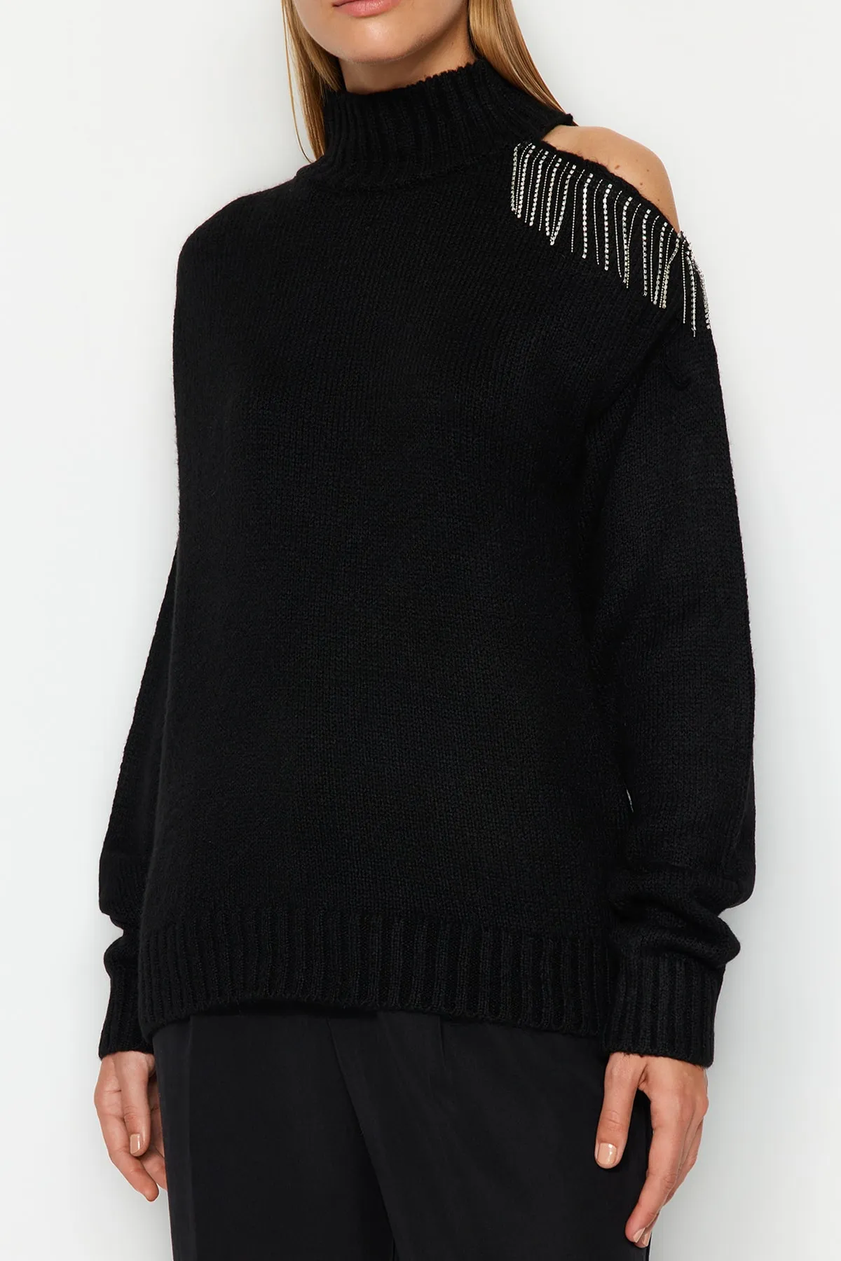 Trendyol Collection  Schwarzer Strickpullover mit Stehkragen TWOAW24KZ00120