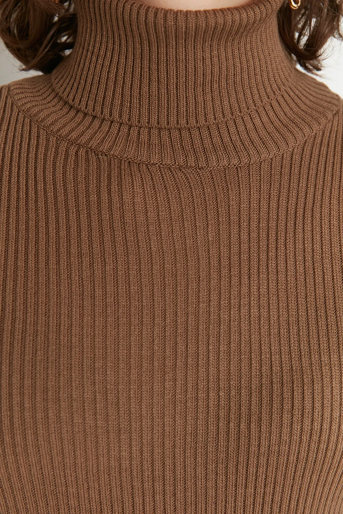 Trendyol Collection  Brauner Basic Rollkragenpullover TWOAW21KZ1279