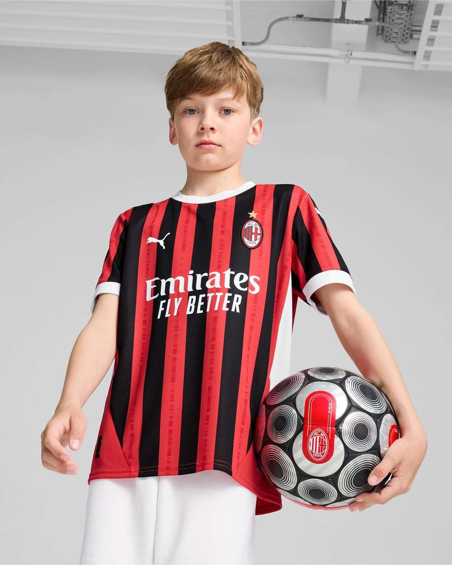 Oficiálny futbalový dres Puma Milan Home 24-25 Jr 774984-01