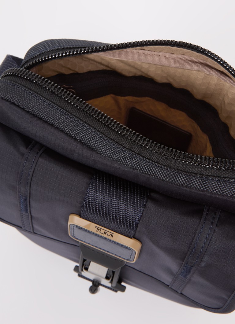 Tumi Alpha Bravo Junior -olkalaukku säädettävällä olkahihnalla
