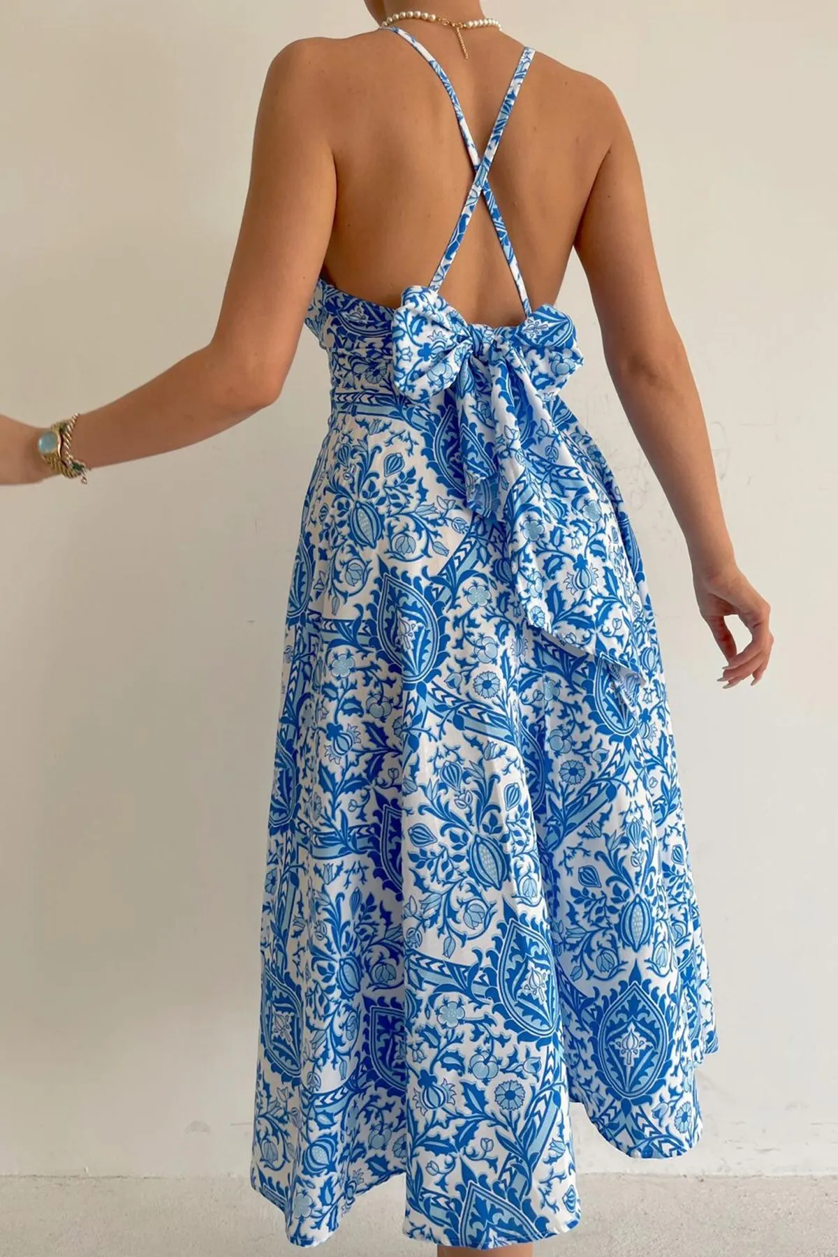 Madmext  Blau gemustertes, tief ausgeschnittenes Midikleid Mg1537