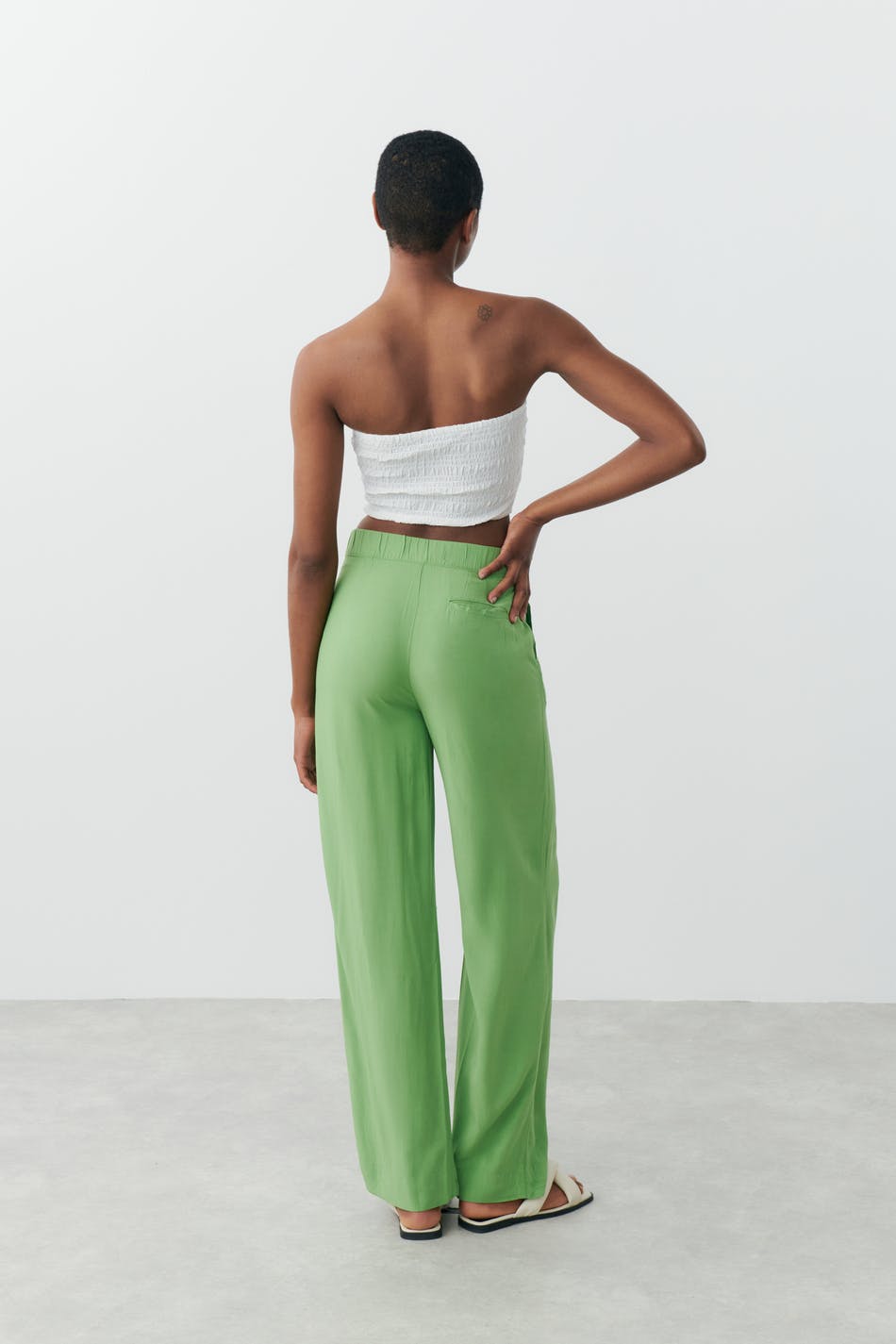 Relaxed viscose trousers