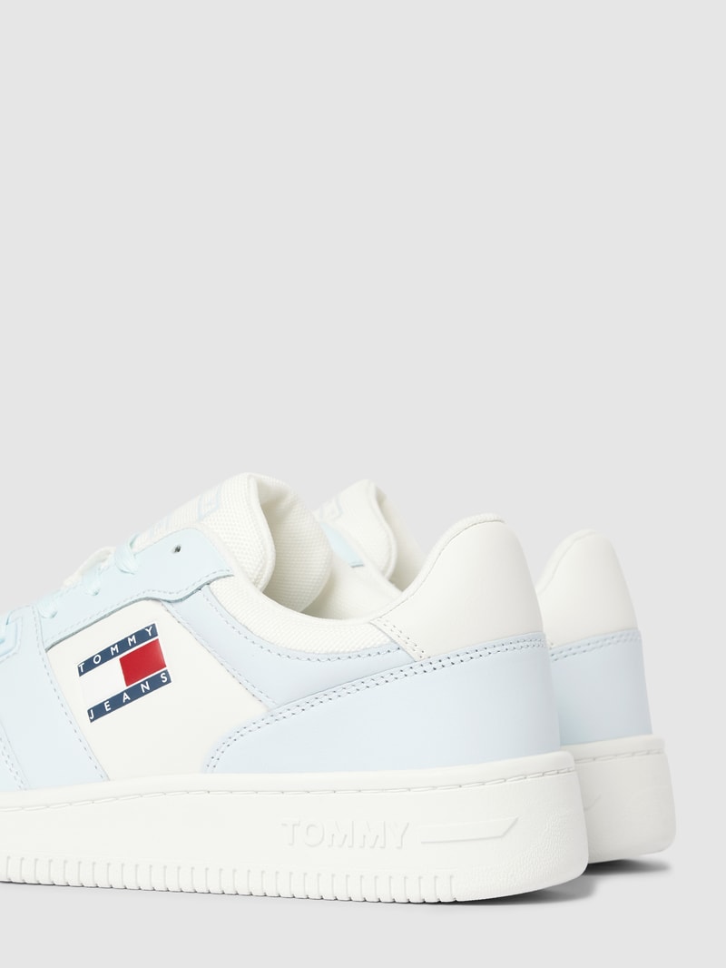 Sneaker mit Label-Detail Modell 'RETRO BASKET' in hellblau