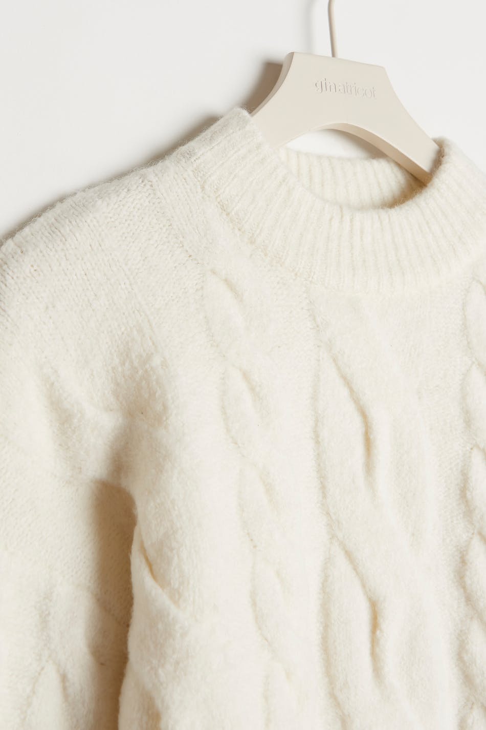 S knitted sweater