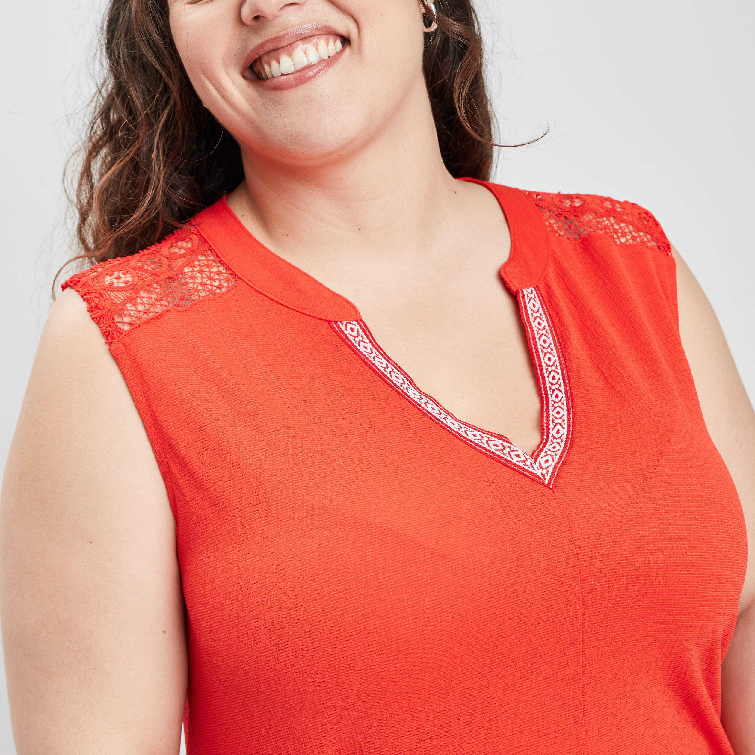 Débardeur bretelles larges col tunisien rouge femme grande taille | La Halle