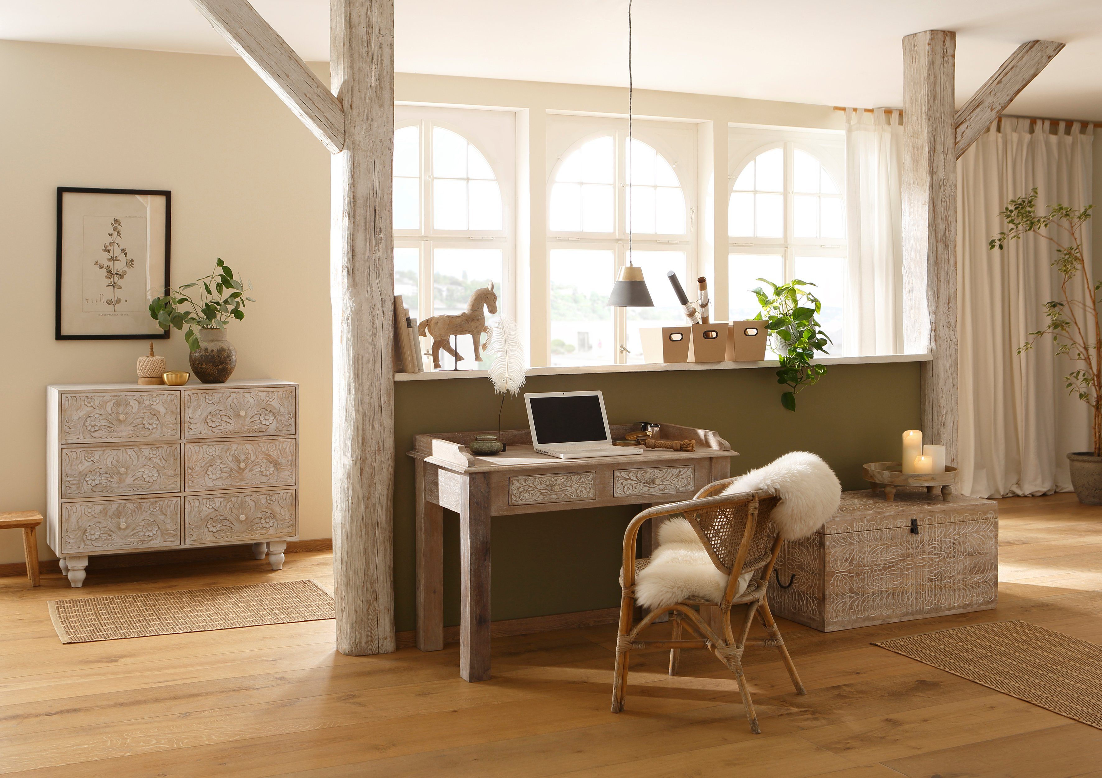 Home affaire Truhentisch Lavin, Mangoholz, mit dekorativen Schnitzereien, Handgefertigt, Breite 90 cm