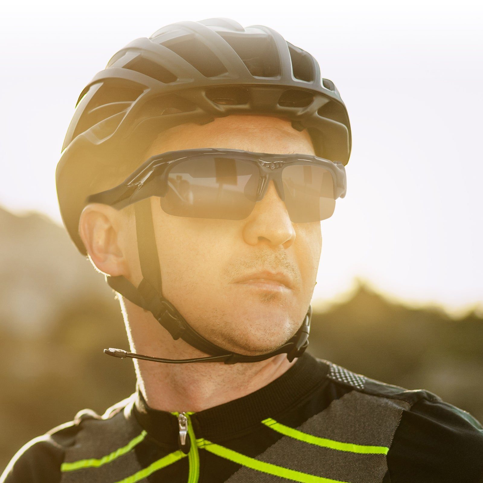 EAXUS Action Videobrille/Spionbrille/Kamerabrille Überwachungskamera (Innenbereich, Außenbereich, inkl. Brillenetui und Brillentuch, Sonnenbrille mit versteckter Mini Kamera, Actionkamera)