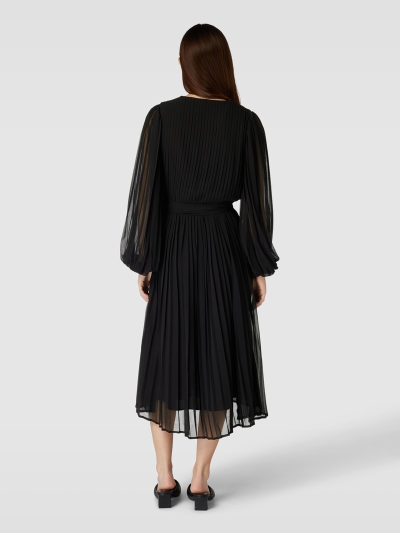 Midikleid mit Plisseefalten in schwarz