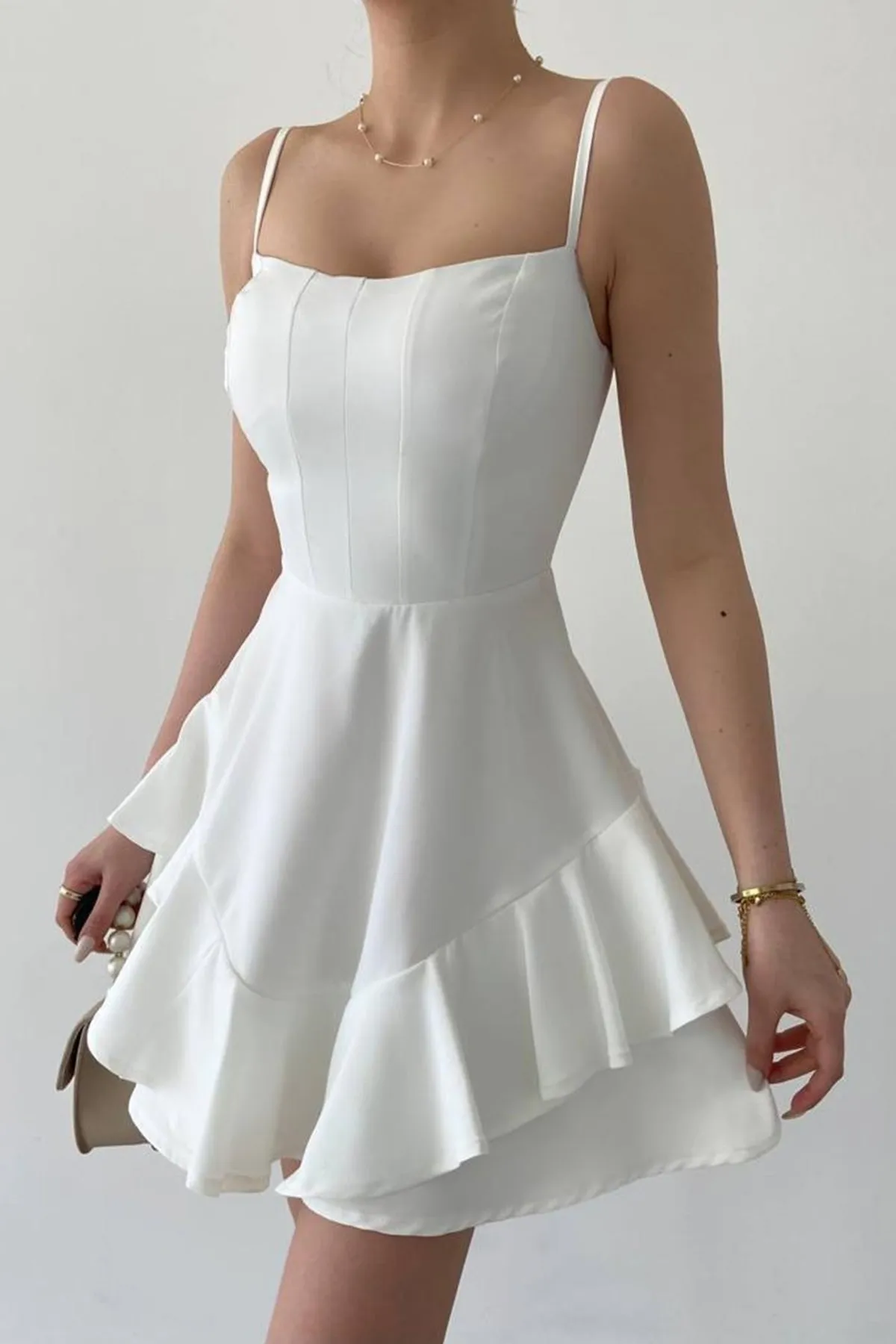 vuvutasarım  Atlas Stoff Dünner Trägerrock Bodendetail Weißes Abendkleid Weißes Abschlusskleid 102