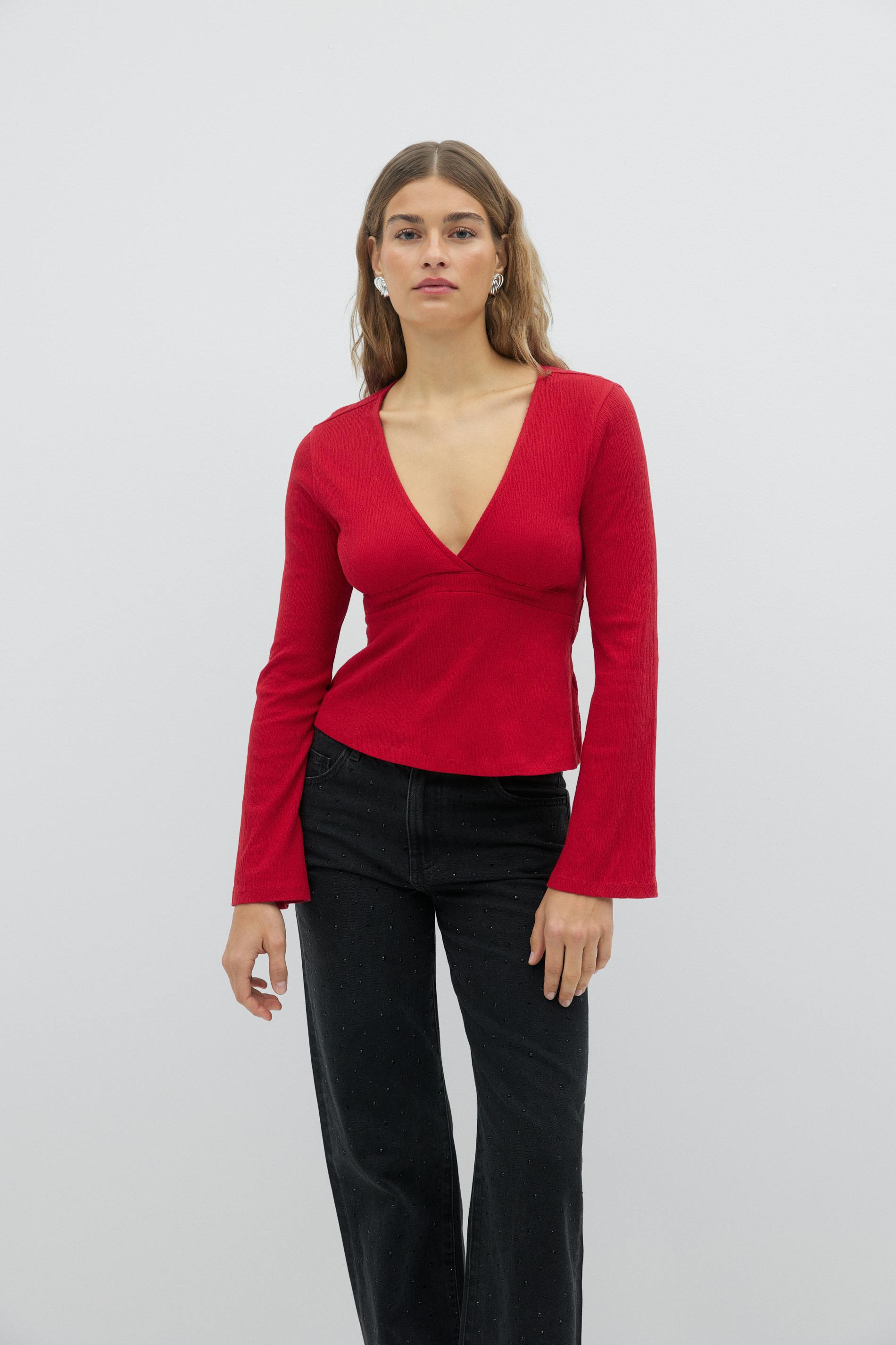 Tie top