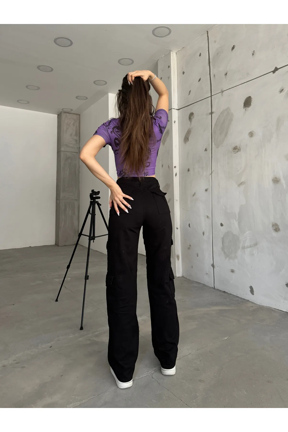 BİKELİFE  Schwarze Damen-Cargohose mit hoher Taille und mehreren Taschen und gerader Passform