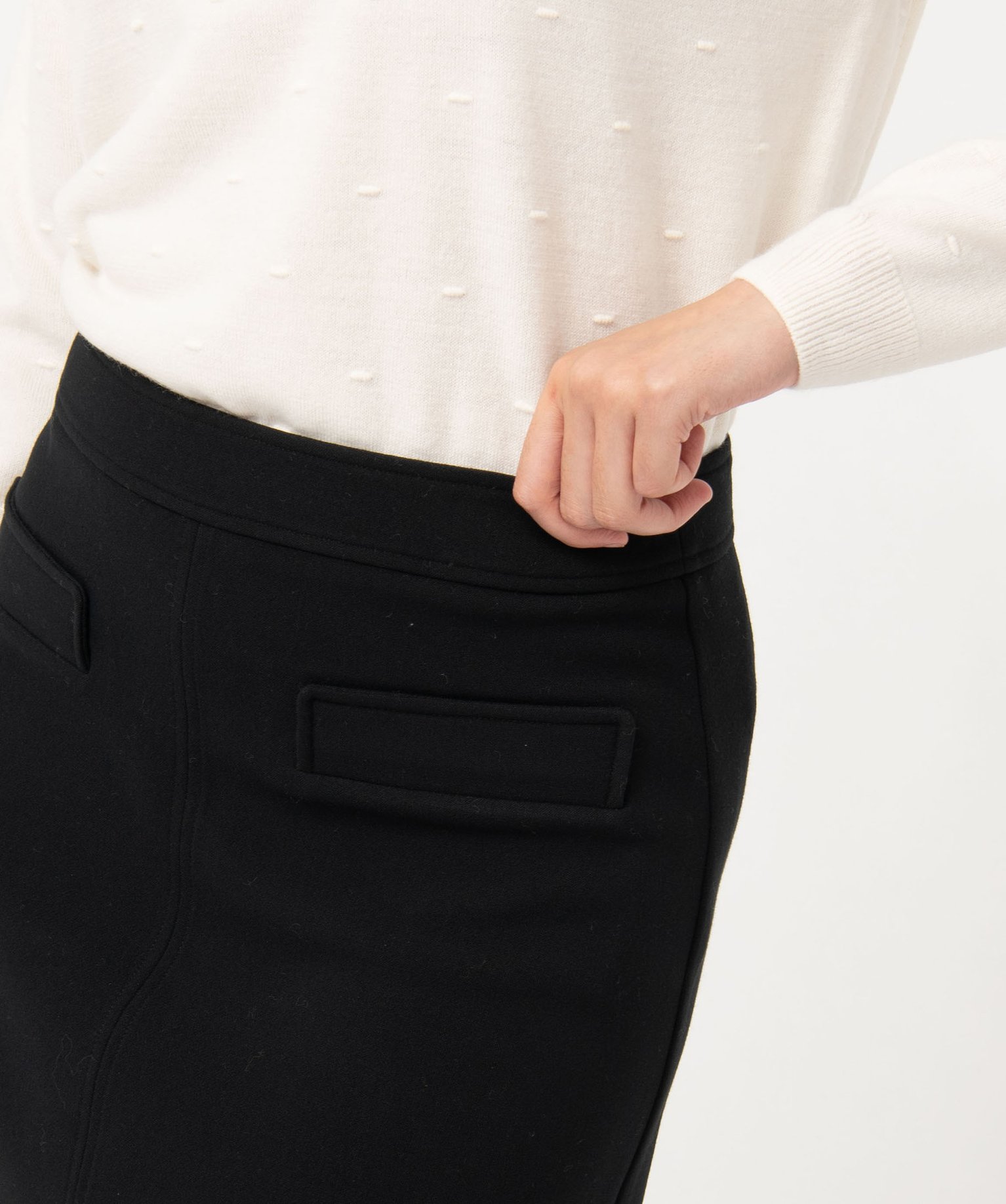 Jupe femme courte avec fausses poches sur l’avant noir | GEMO