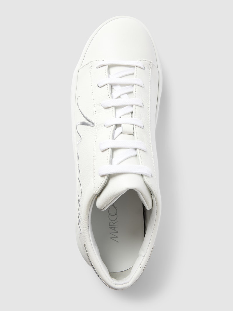 Sneaker aus Leder mit Label-Stitching in weiß