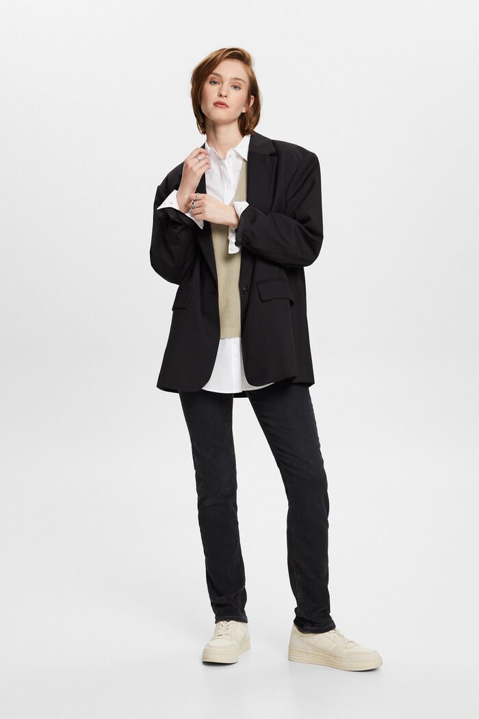 Recycelt: Stretchjeans mit schmaler Passform