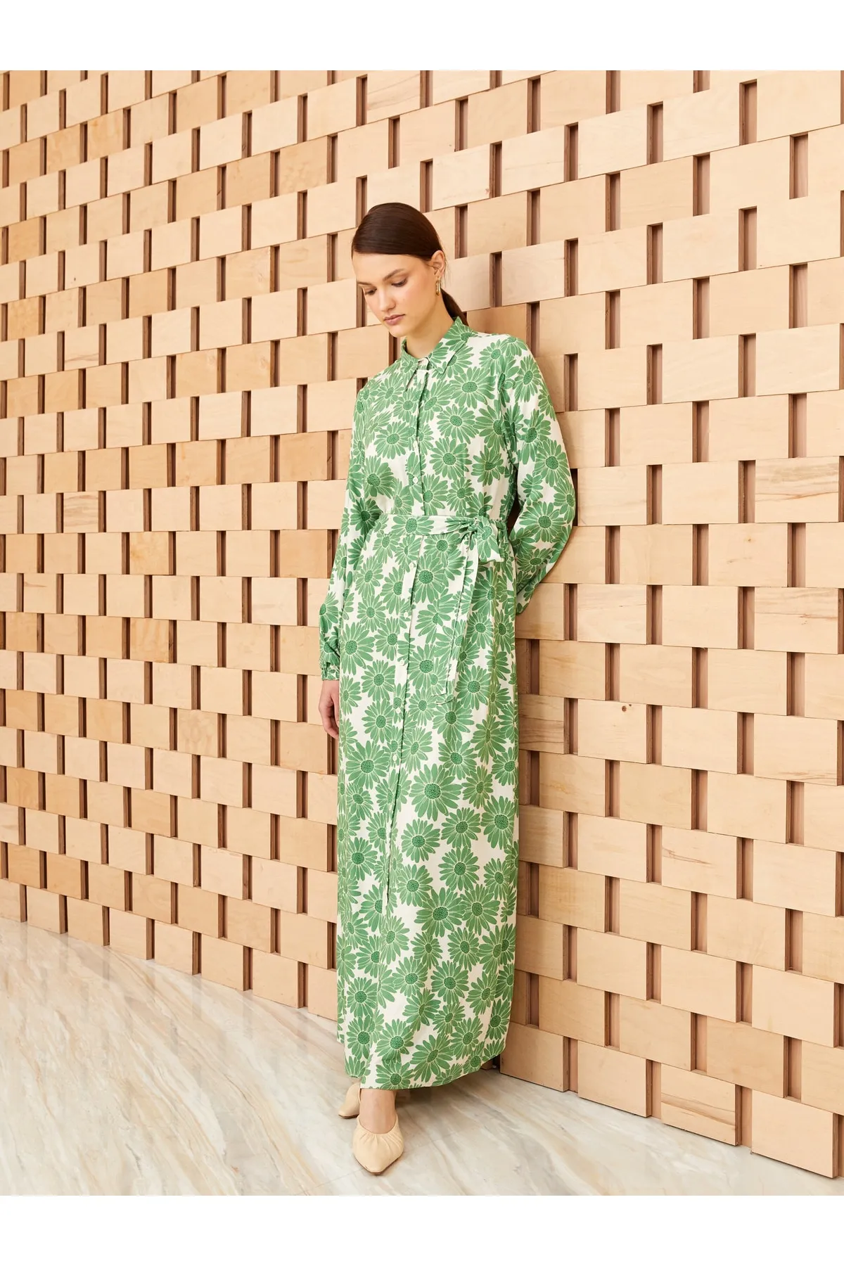 LC Waikiki  Gemustertes Langarm-Damenkleid mit Hemdkragen