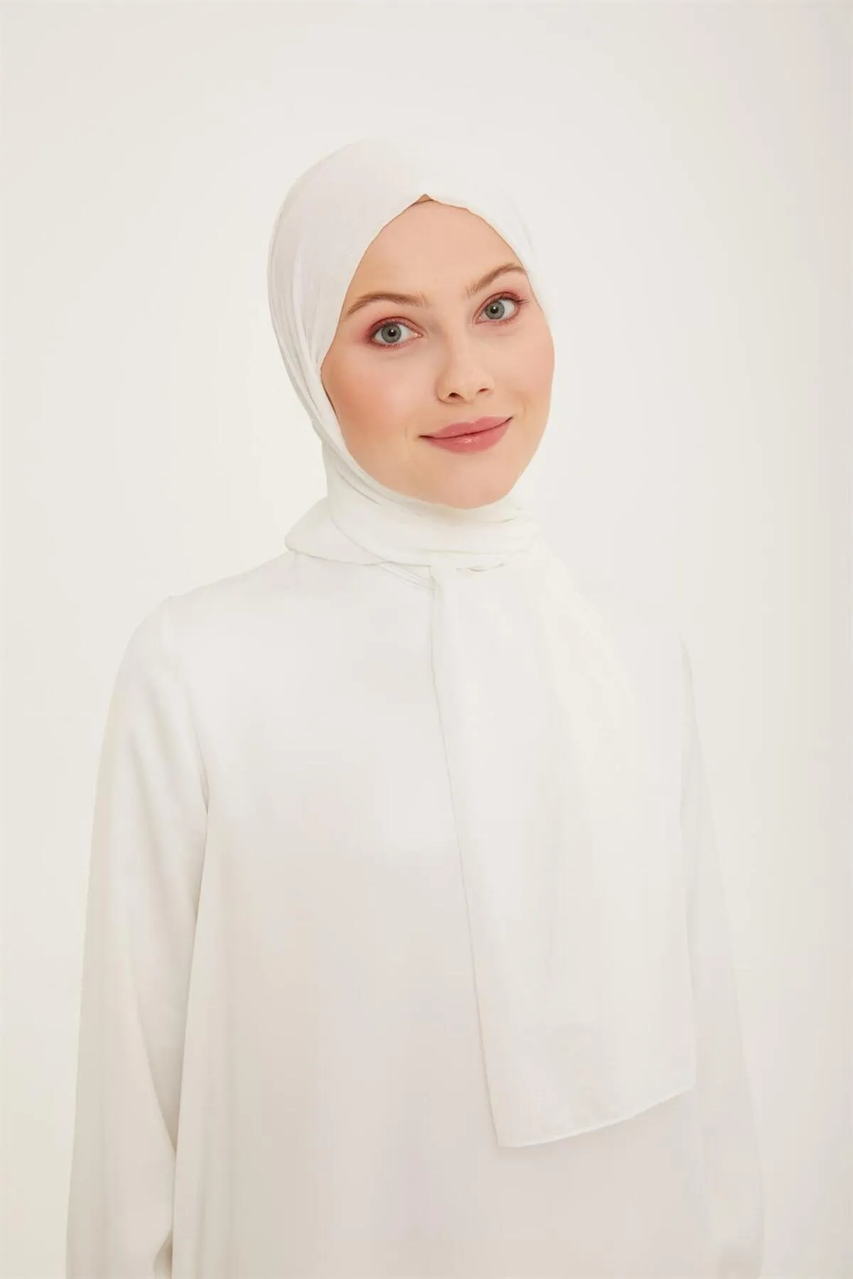 Armine  Trendiger Crinkle-Chiffon-Schal – Atskrn-03 – gebrochenes Weiß