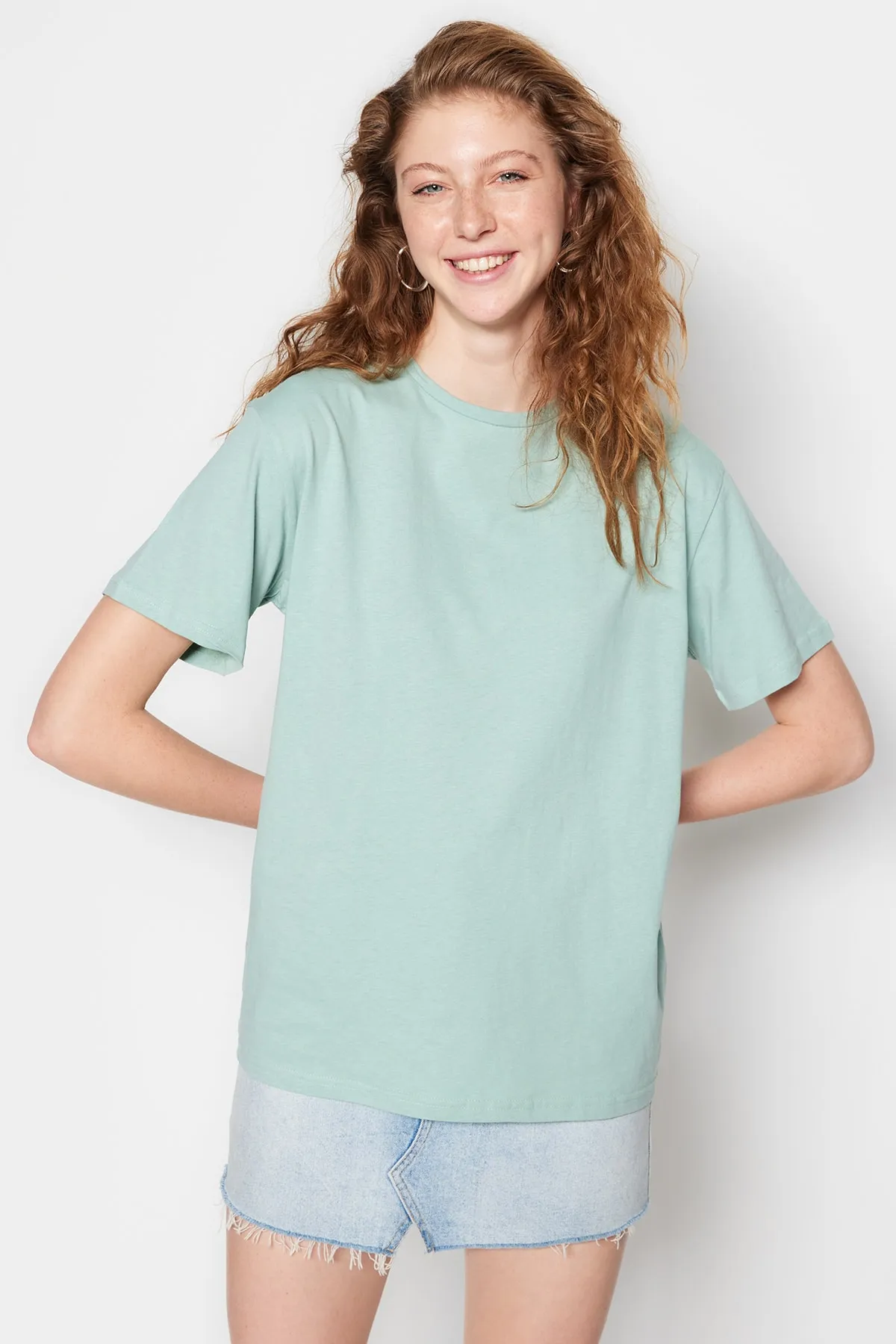Trendyol Collection  Mintfarbenes, übergroßes/weites Strick-T-Shirt mit Rundhalsausschnitt aus 100 % Baumwolle TWOSS20TS0134