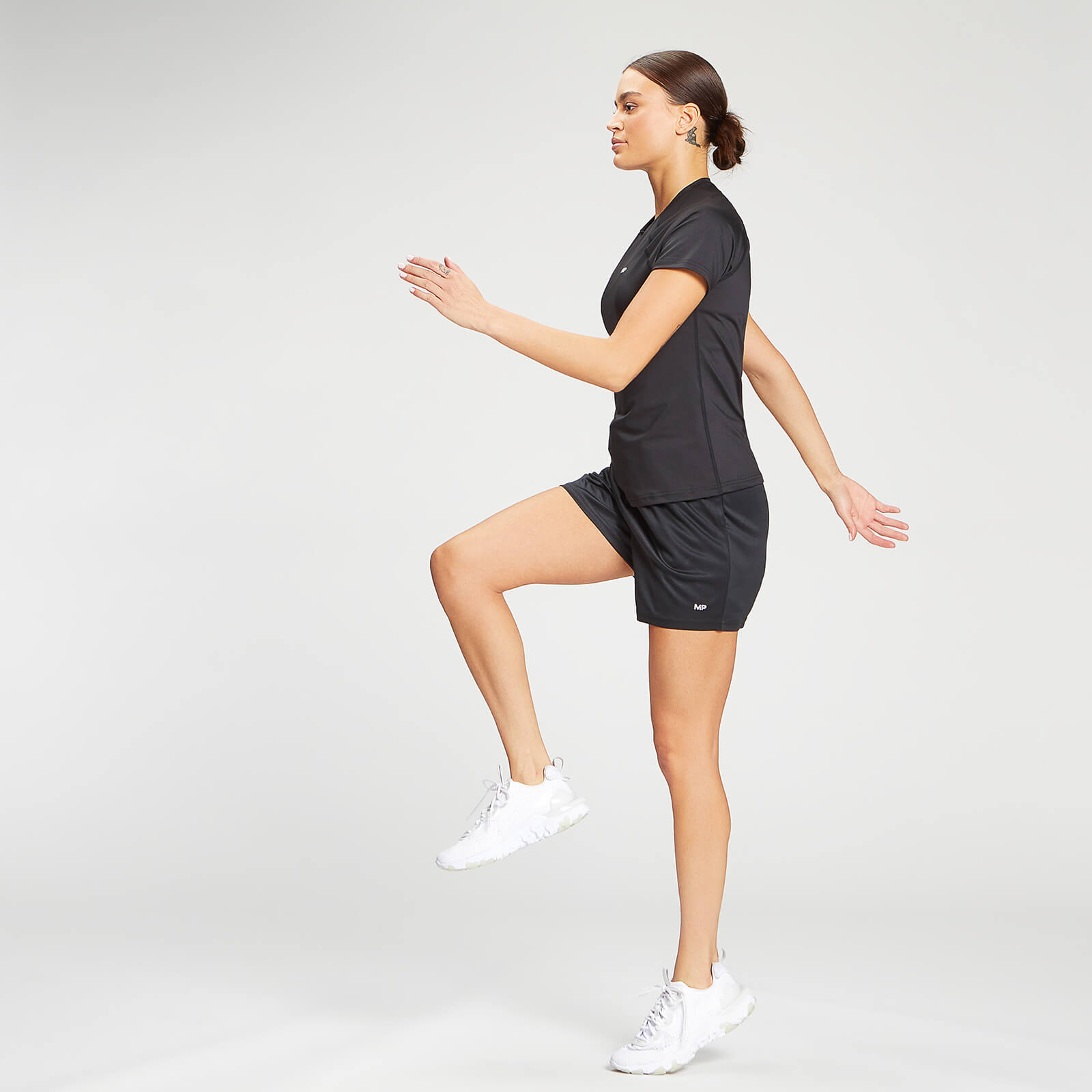 Short d’entraînement en matière tissée MP Essentials pour femmes – Noir