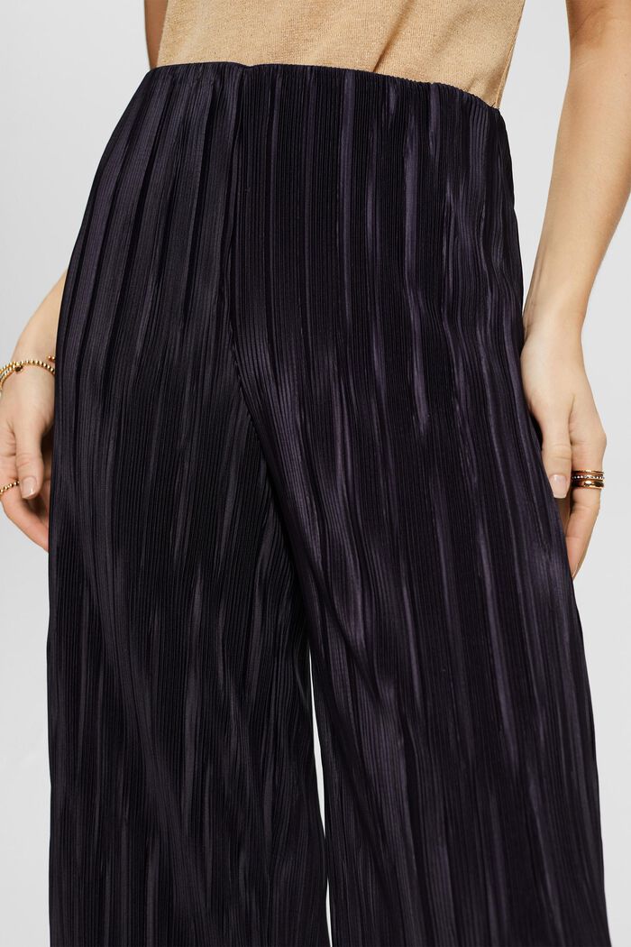 Plissierte Hose mit weitem Bein